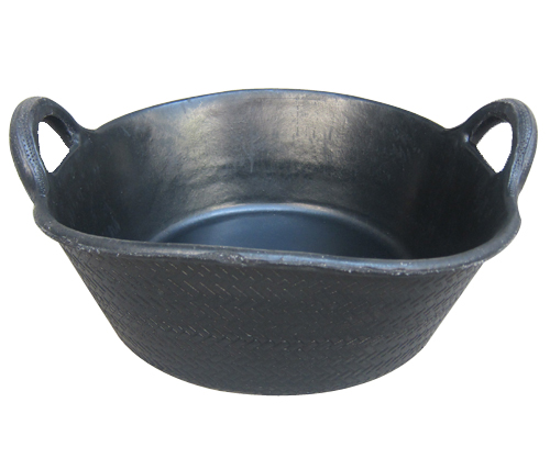 21L. Rubber kuip of trog.